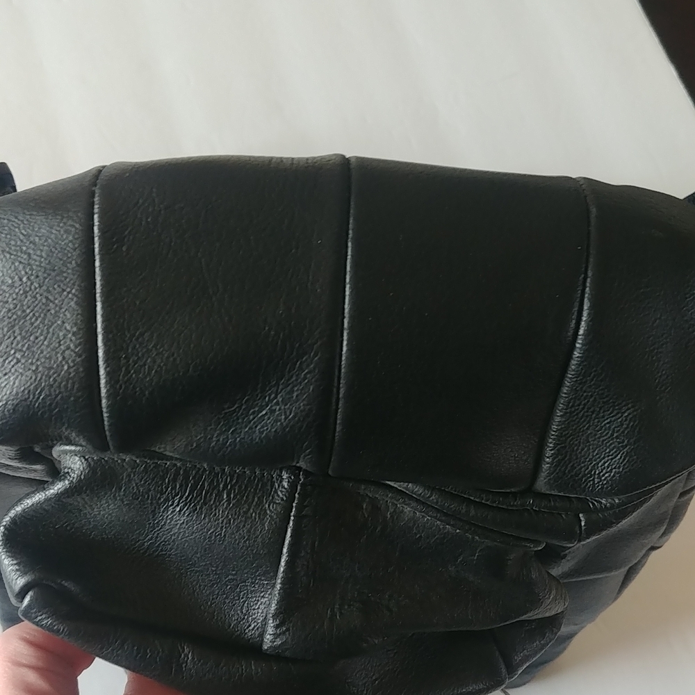 Harley Davidson Leather BackPack - Picture 9 of 12